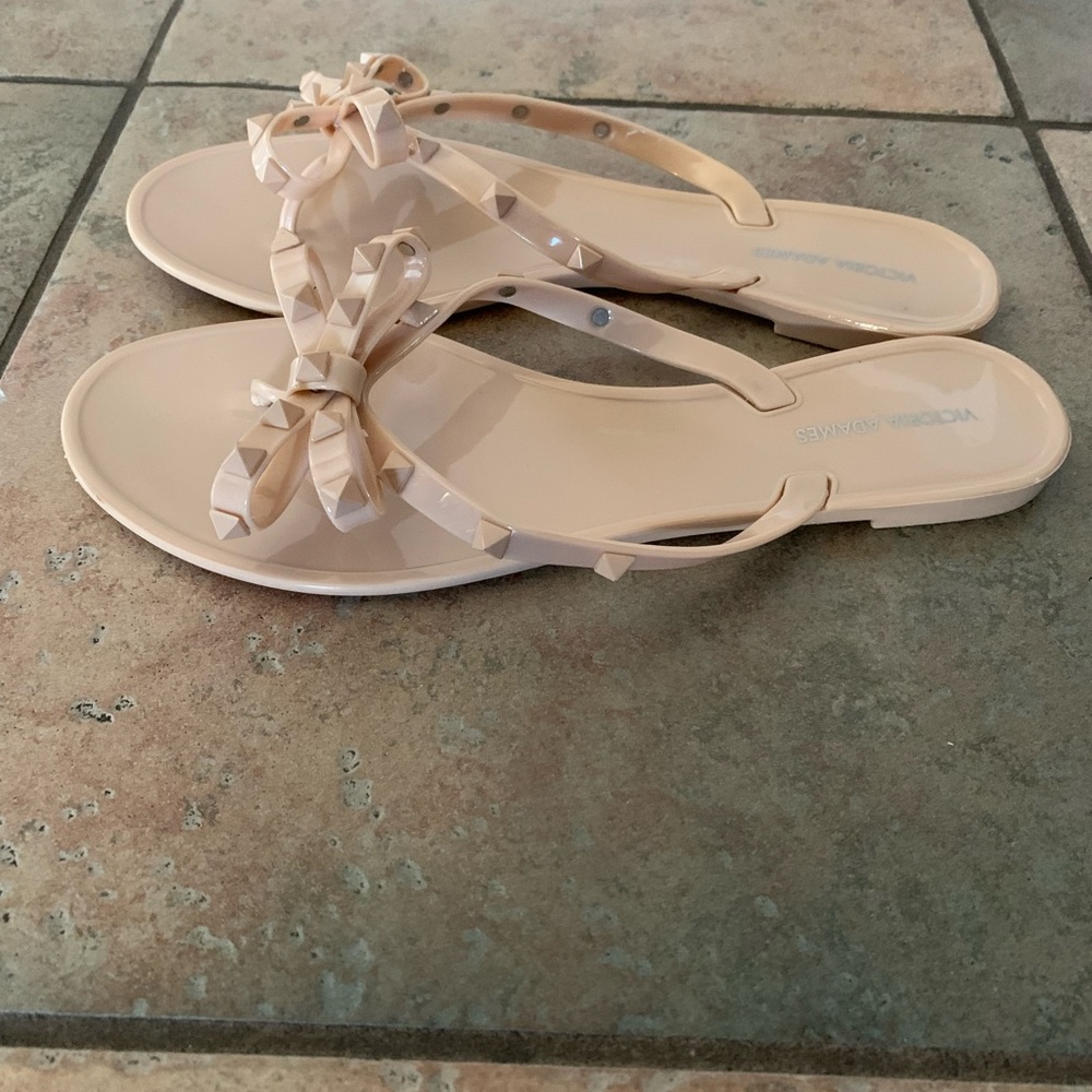 Flip flops studded